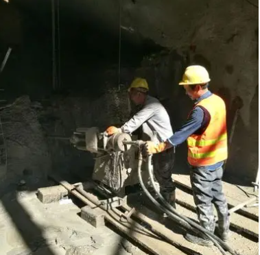 坡头水下抗分散灌浆料特点 水下不分散注浆料介绍